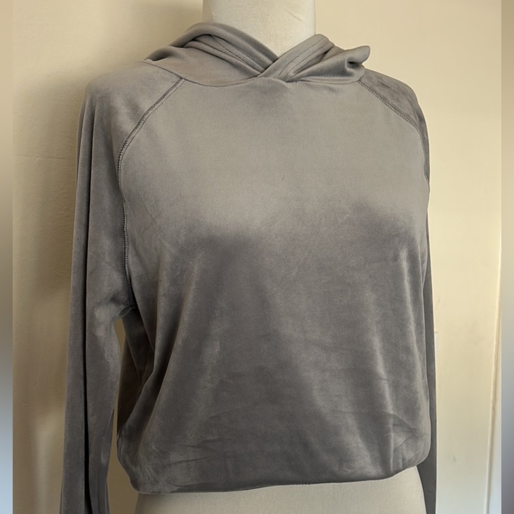 Silver soft hooded light women’s sweater size medium